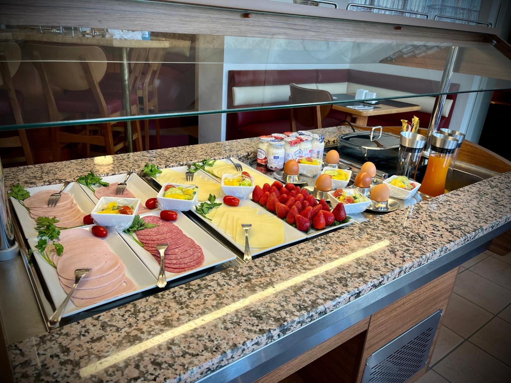 Hotel Zu Den Linden Wachtberg Extérieur photo
